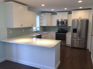 3 kitchen and breakfast bar