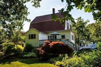 beautiful-turn-of-the-century-home-113-north