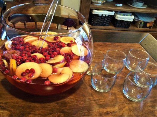 cranberry-apple-whiskey-punch